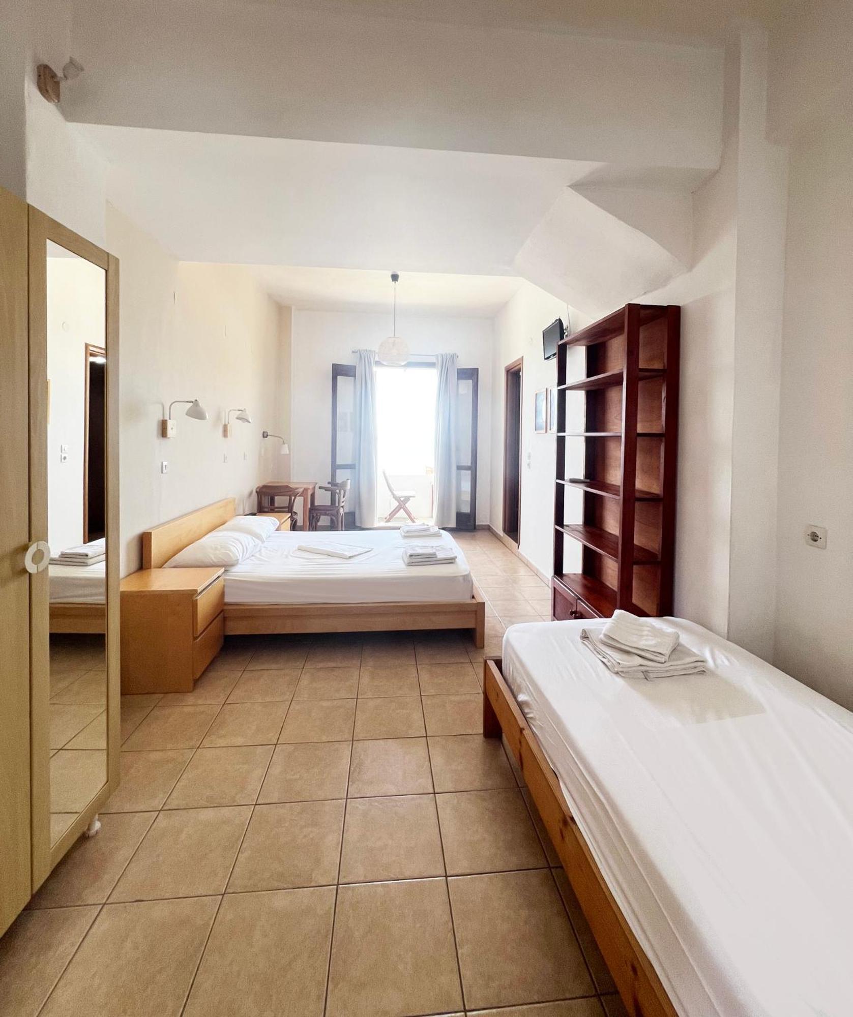 Τα τρία Αδέλφια Aparthotel Μανδράκι Εξωτερικό φωτογραφία