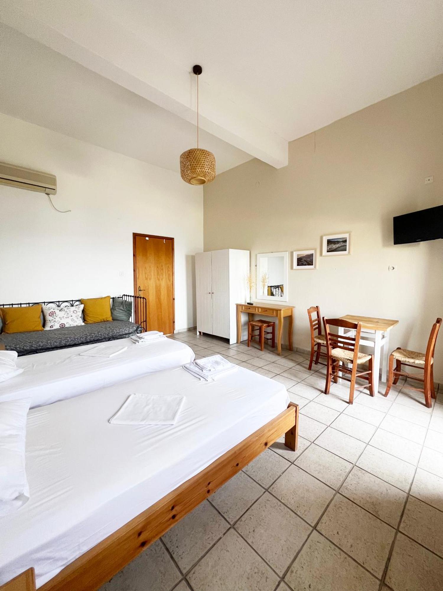 Τα τρία Αδέλφια Aparthotel Μανδράκι Εξωτερικό φωτογραφία