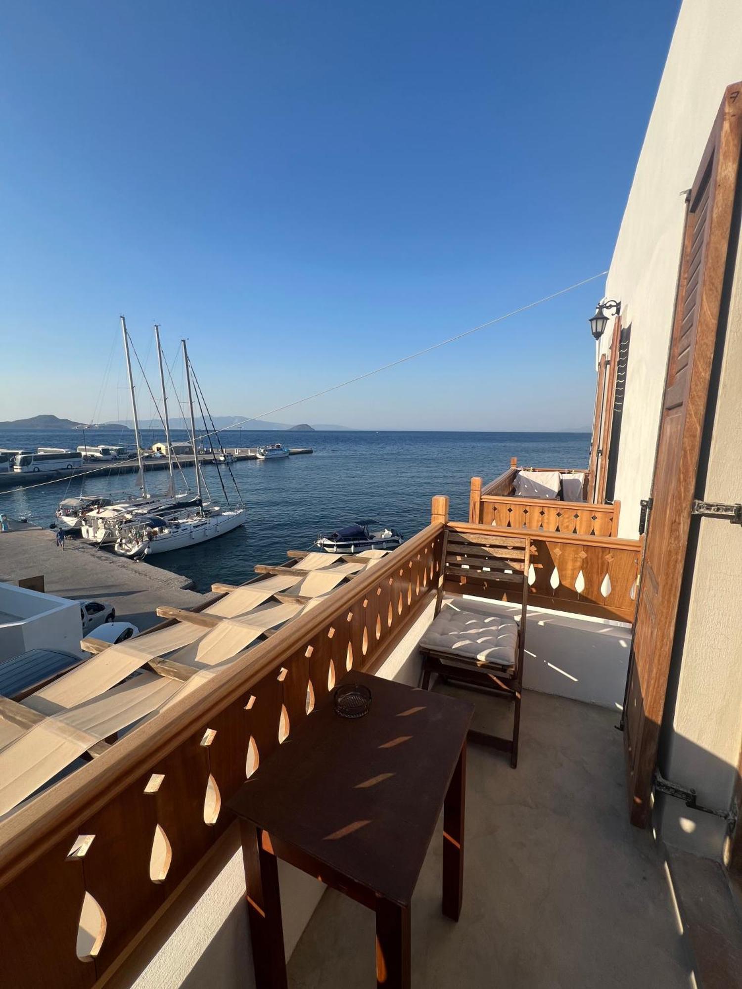 Τα τρία Αδέλφια Aparthotel Μανδράκι Εξωτερικό φωτογραφία