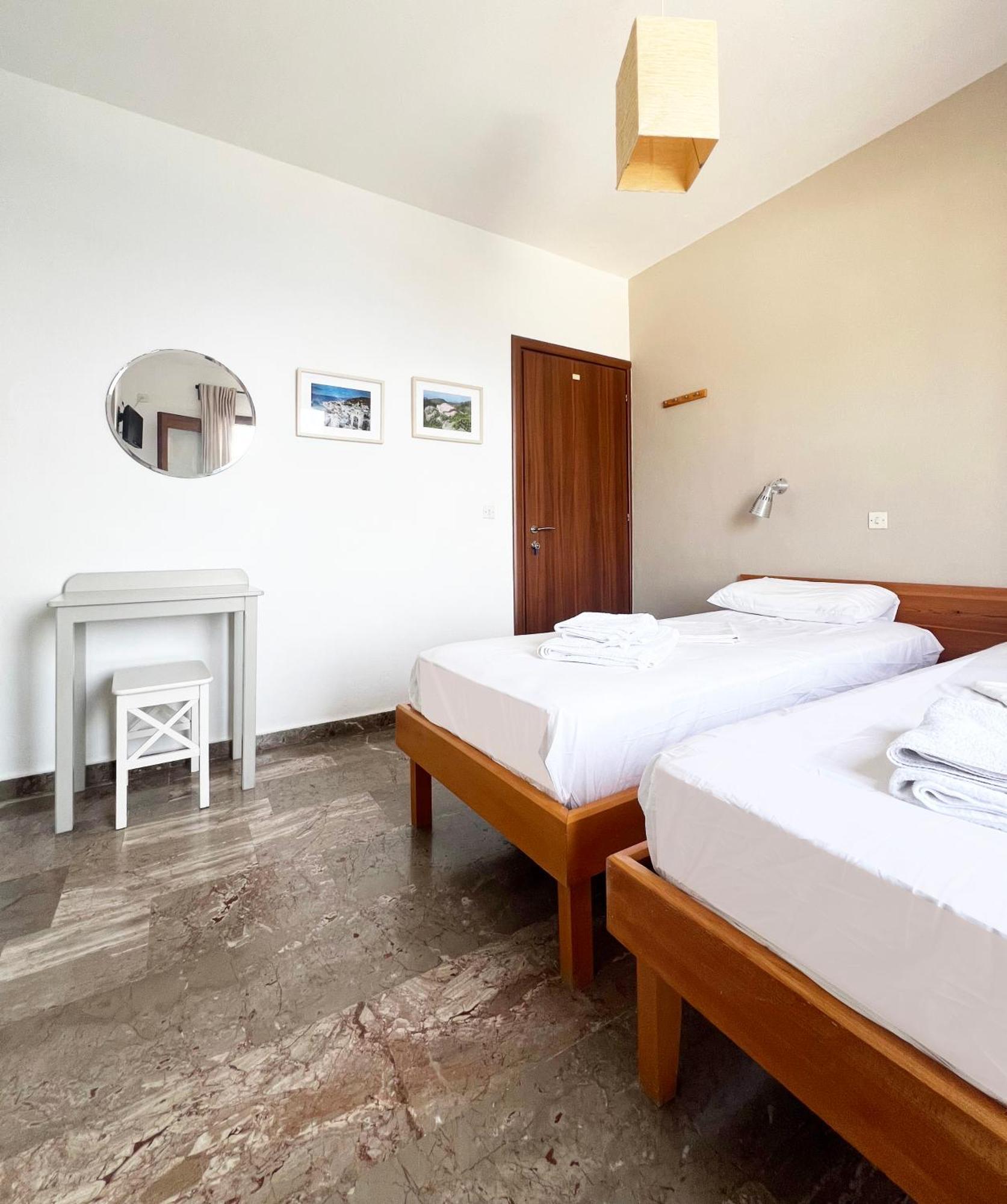 Τα τρία Αδέλφια Aparthotel Μανδράκι Εξωτερικό φωτογραφία
